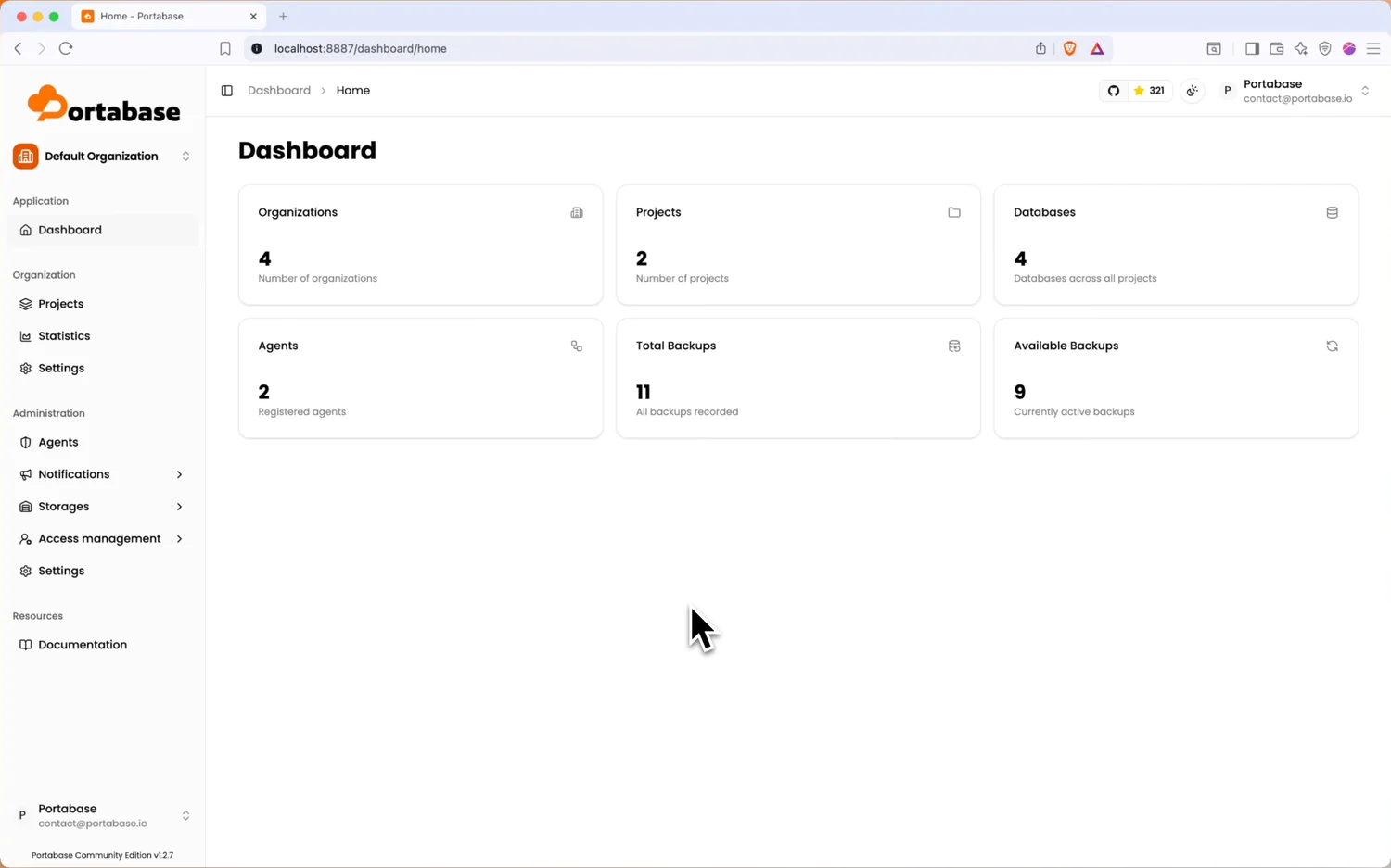 Page d'accueil du dashboard Portabase dans un navigateur, affichant six compteurs — organisations, projets, bases de données, agents, sauvegardes totales et sauvegardes disponibles — et une barre latérale donnant accès aux agents, notifications, stockages et gestion des accès